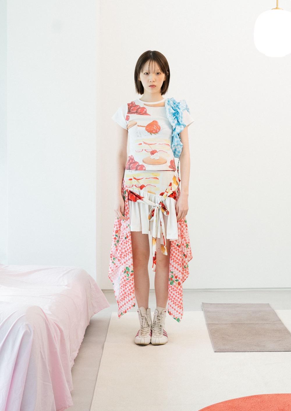 (4.29배송) CAKE PRINT T-SHIRT