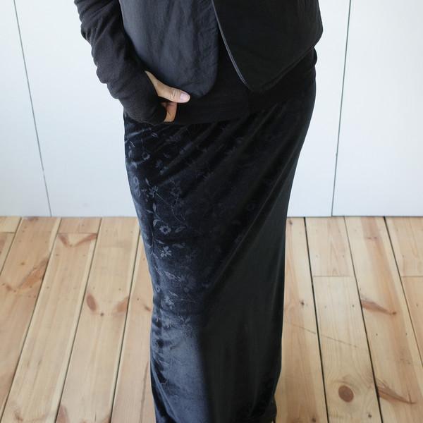 floral velvet maxi skirt (black)