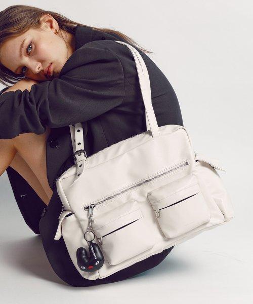 포켓 유틸리티백 pocket utility bag L nappa ivory