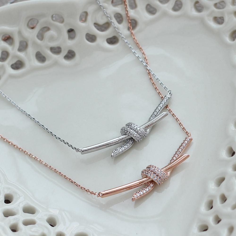 노트 매듭 리본 목걸이 하객패션 손예진 이지아 30대 40대 여자 소개팅룩 상견례룩