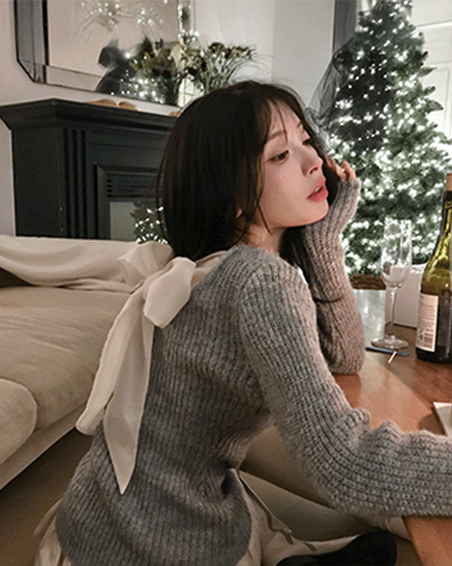 클라우드이모션 모네뜨 백 리본 새틴 point 니트 TOP