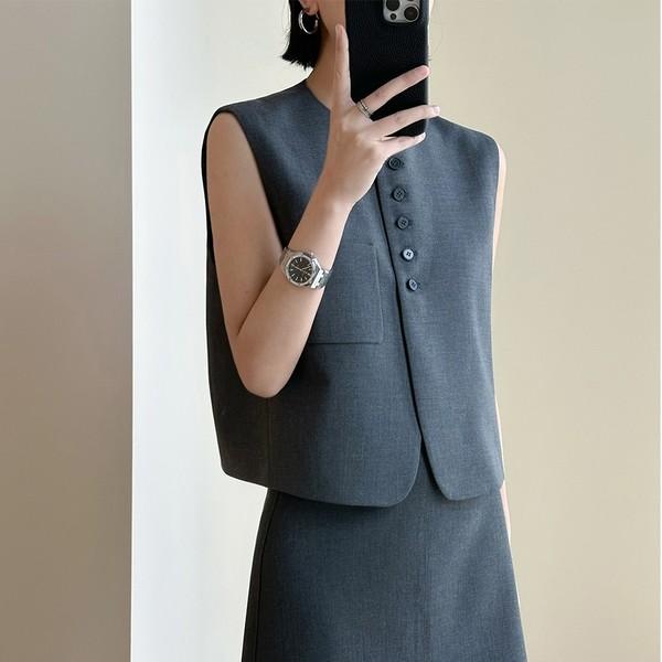 WANGER H-shaped suit vest & A-line short skirt