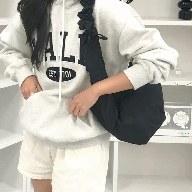 💗시즌오프세일💗휘뚜루 마뚜루 아노락 셔링 크로스백 3color