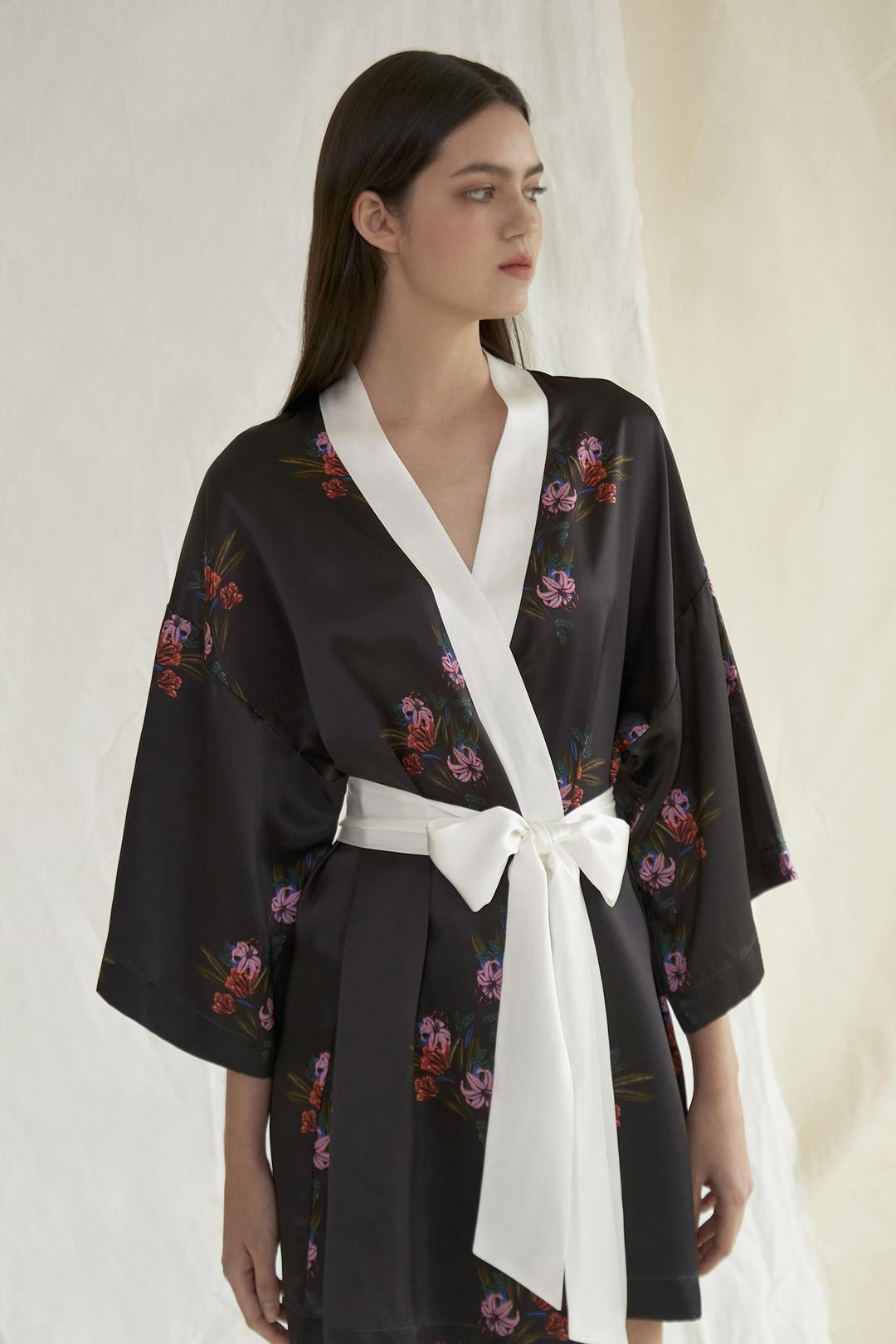 마리 실크 쇼트 로브 Caviar Black