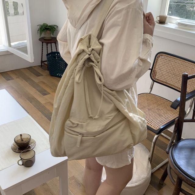 [인기] 스트릿 개강 학생 대학생 데일리 책가방 구름백 보부상백 복조리 학교 나일론 버블 실키 아이보리 블랙 옐로우 라임  데일리 보부상 백팩 가방 (4color)