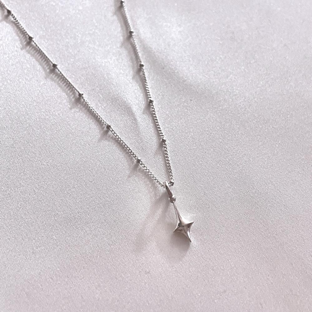 Single star Necklace
