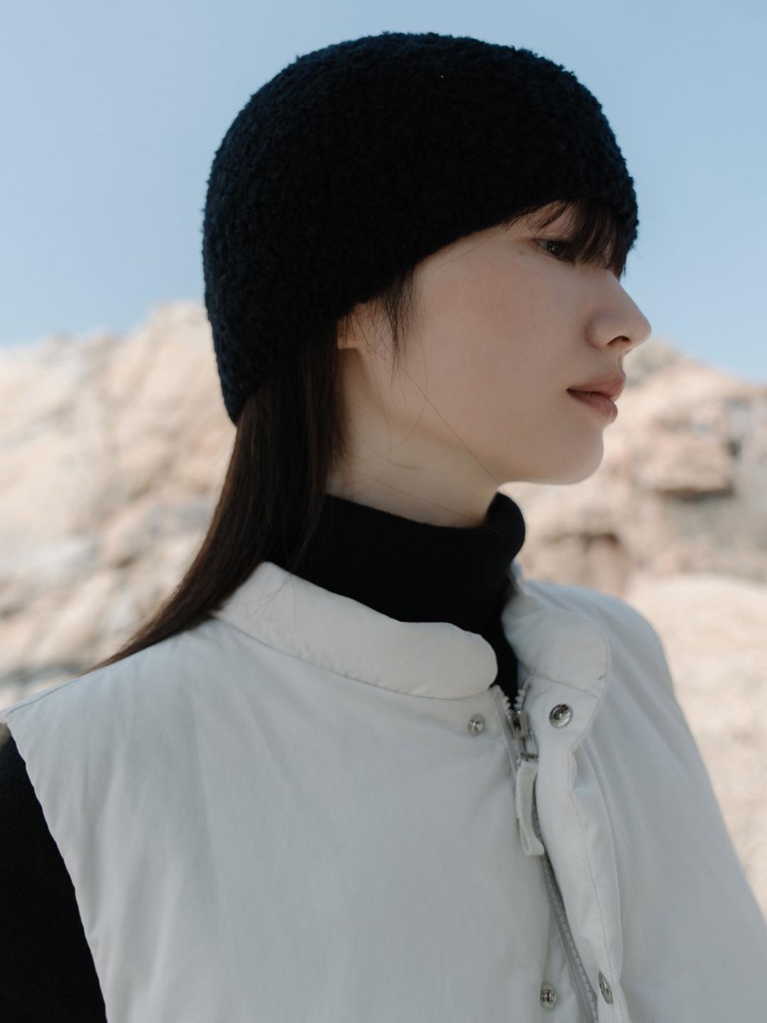 FLUFFY WOOL BLENDED KNIT HAT_BLACK