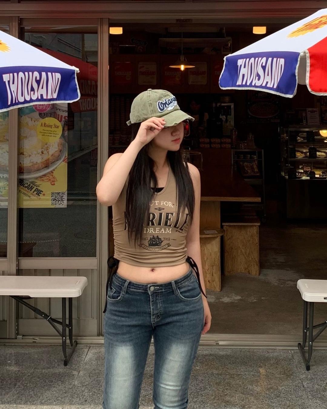 [당일출고] 걸코어 홀터 슬림 골지 스트릿 민소매 (2color)