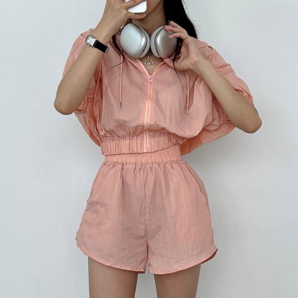 스윗니스 [여름바람막이/반팔후드집업]라이트 바스락 크롭 반팔 후드집업 + 하이웨스트 숏 팬츠 트레이닝 투피스 세트 4color