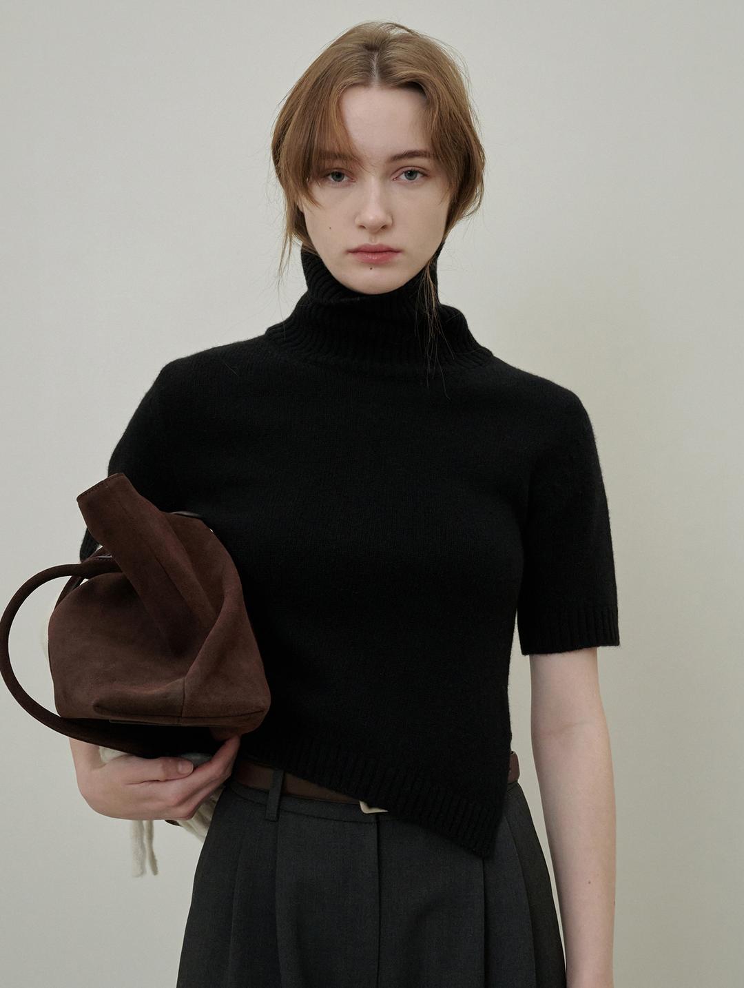 Cuddle Turtle-neck (Black)