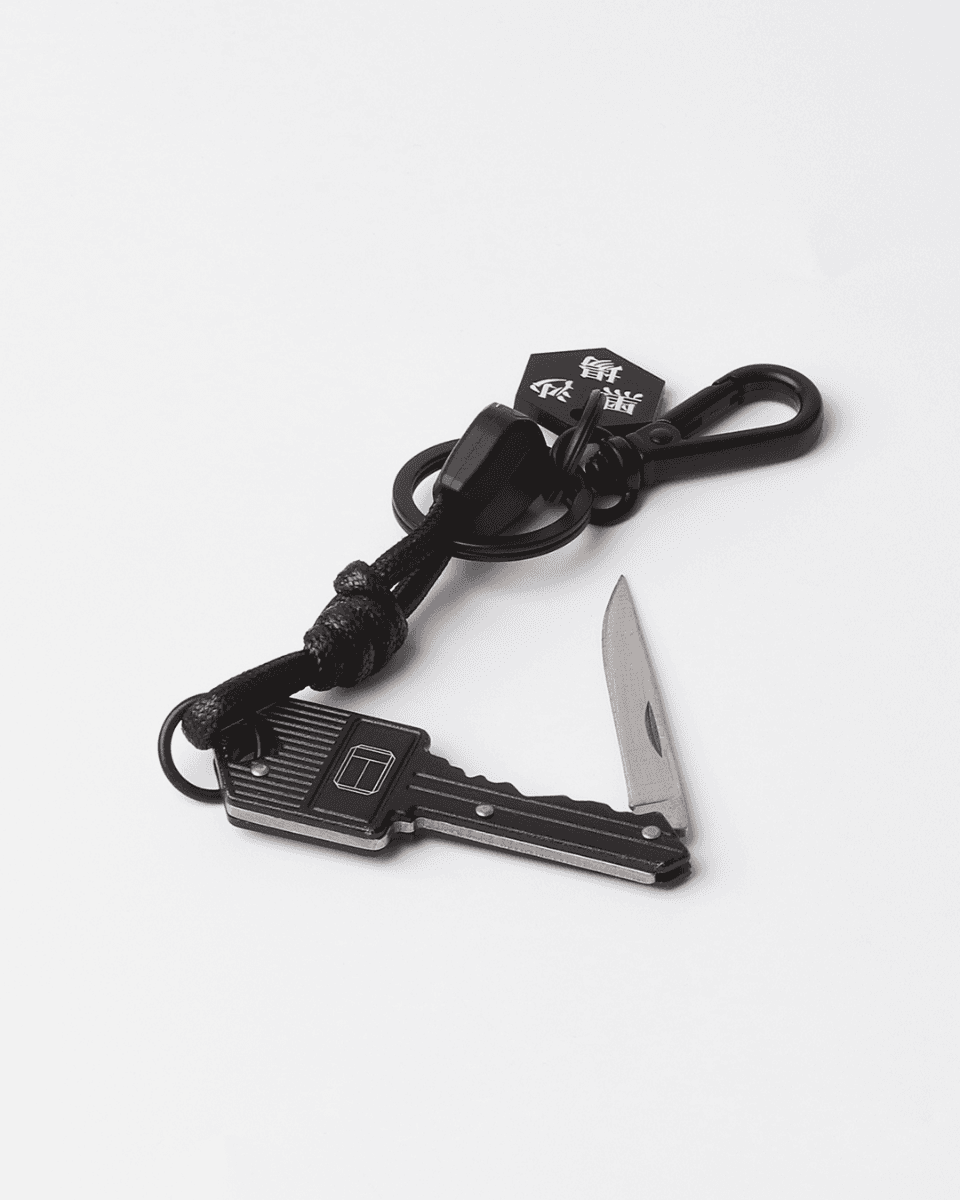 노스텔지아 검멀레해변 : Knife (Nostalgia)