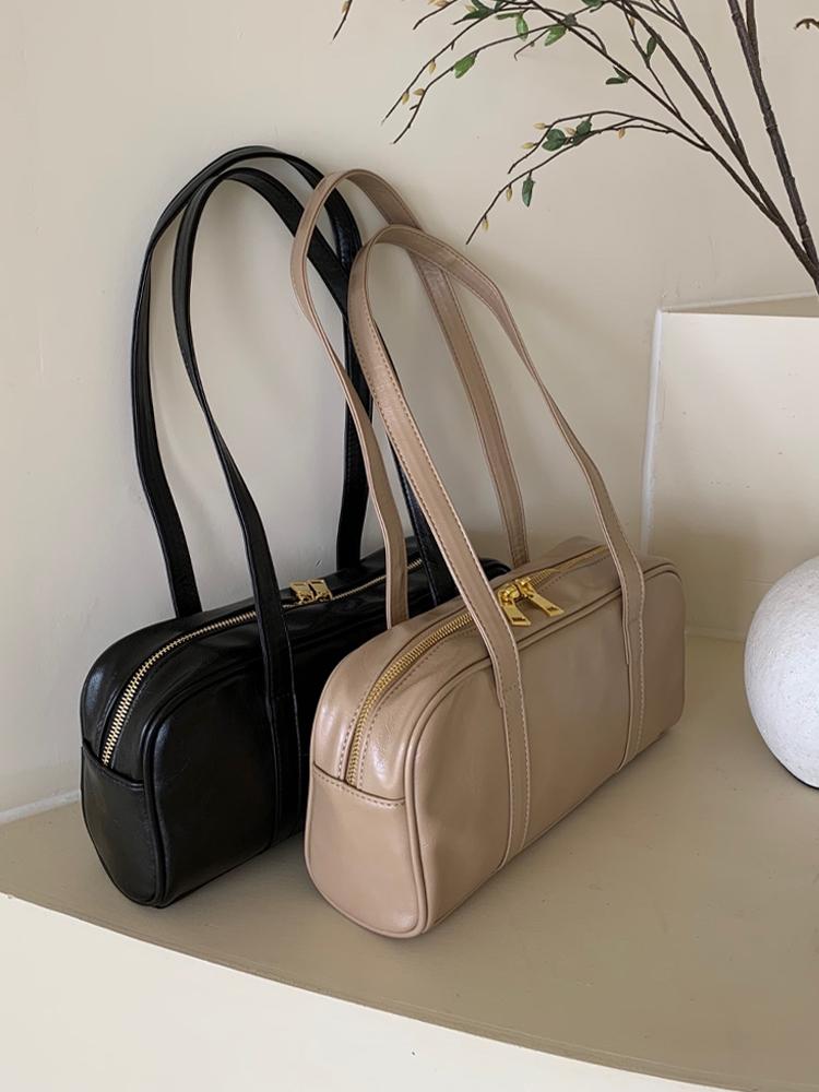 소프트 가죽 스퀘어백 바게트 여성 숄더 가방