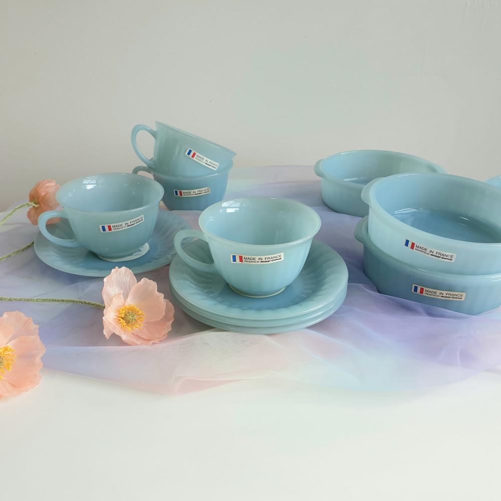 [빈티지] 아코팔 스카이블루 밀크글라스 컵앤소서 소소한식탁