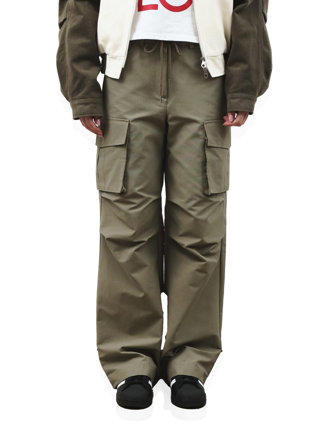 PINTUK CARGO PANTS .Khaki