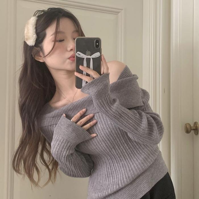 코코블랑 [단독][🎖️7천장돌파] 리즈 오프숄더 니트 가을하객룩/하객룩니트/원숄더니트/데이트룩/긴팔니트/슬림핏니트/가을니트/겨울니트/겨울하객룩/겨울오프숄더/니트오프숄더