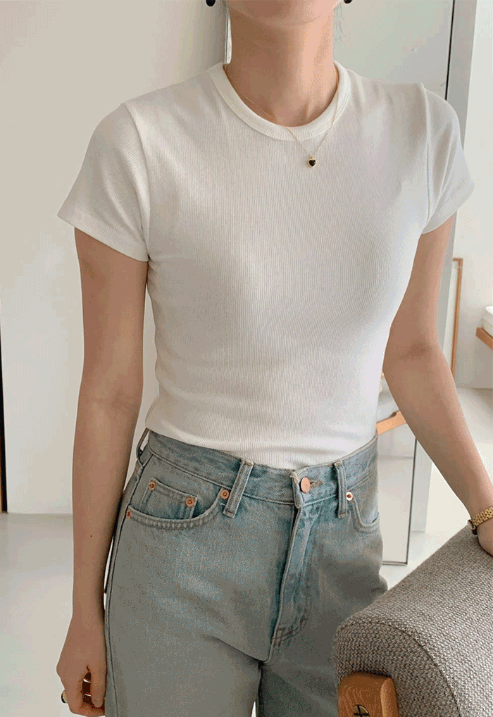 릴리 반팔티셔츠
