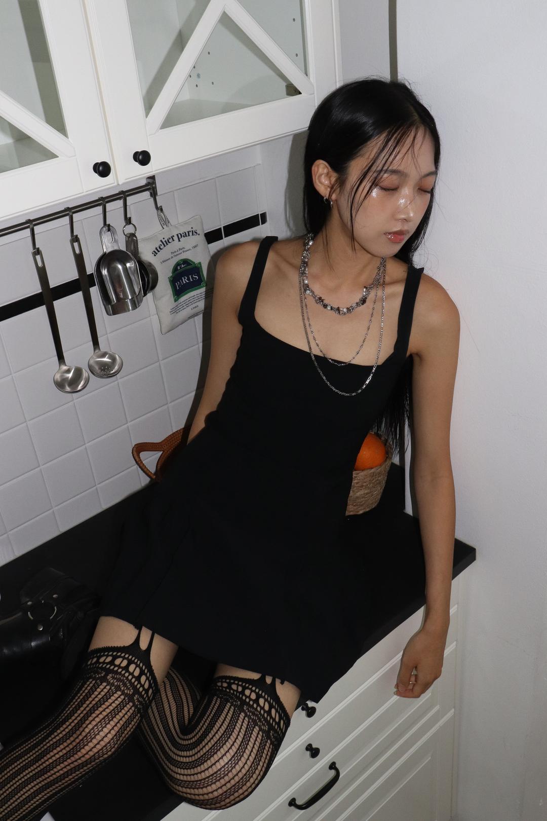 CHAINED TRACE NECKLACE