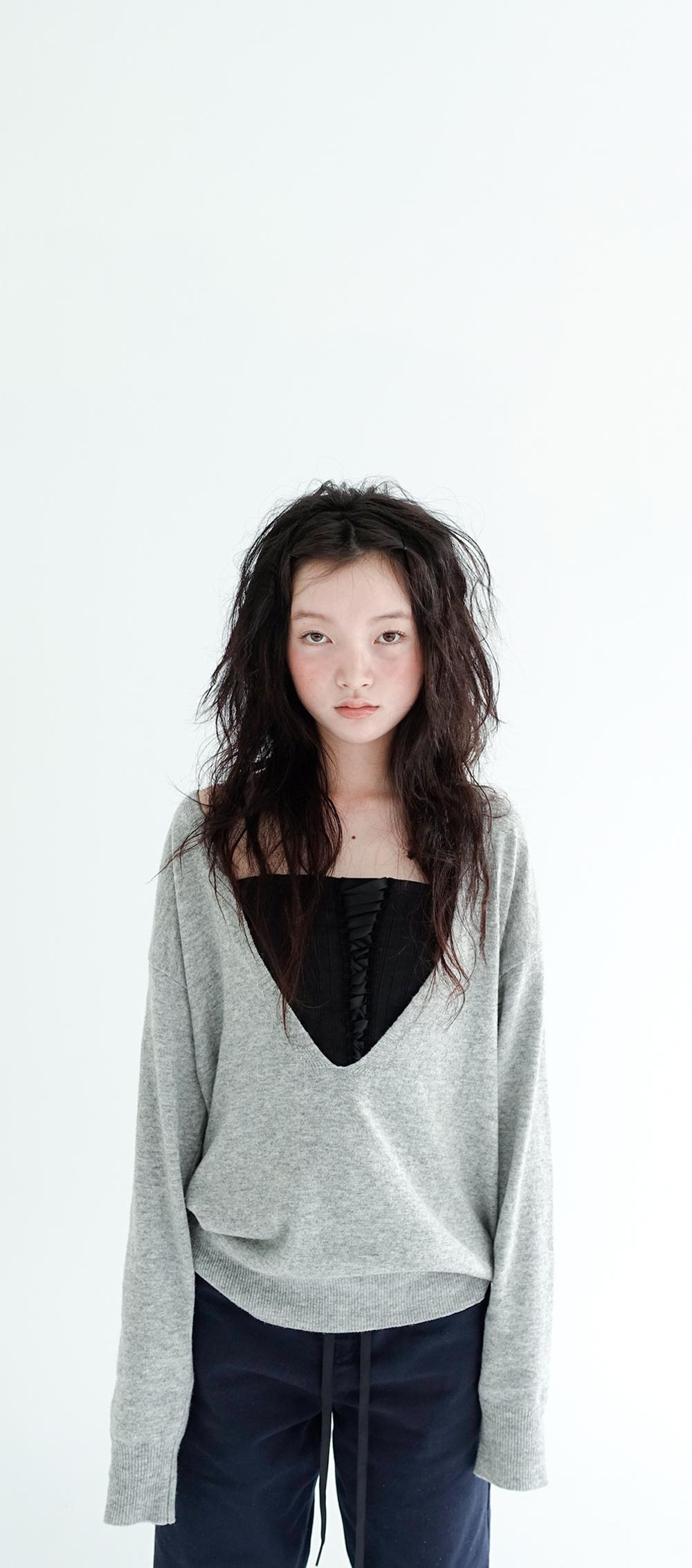 deep neck knit