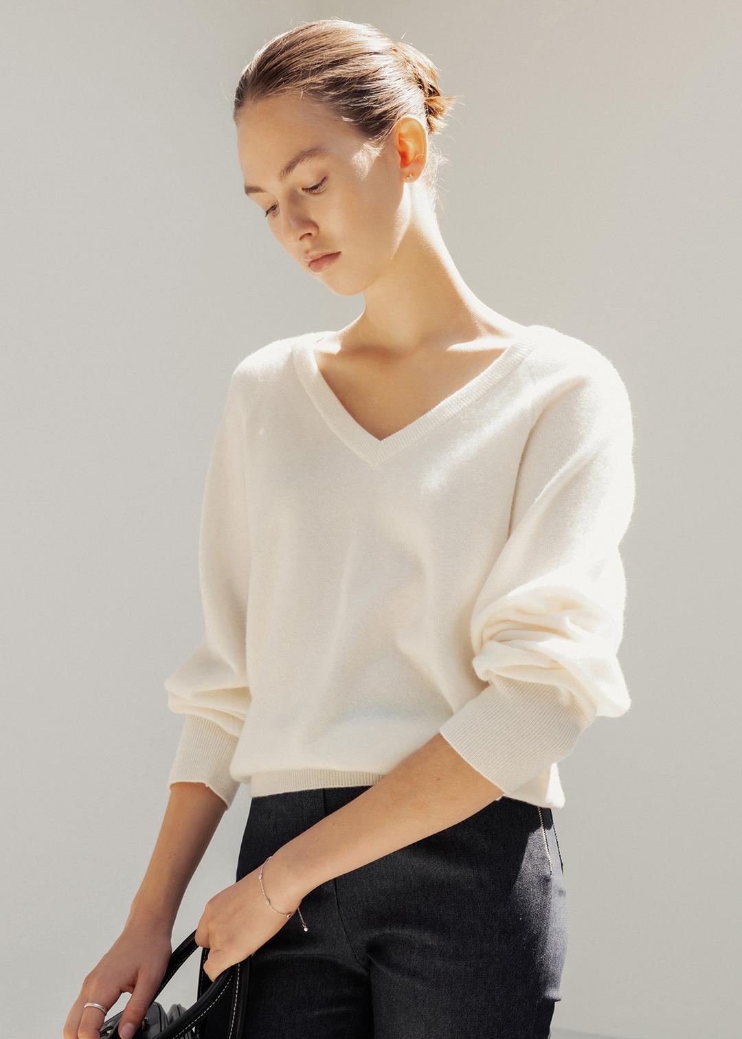 마레 루즈 울 브이넥 니트