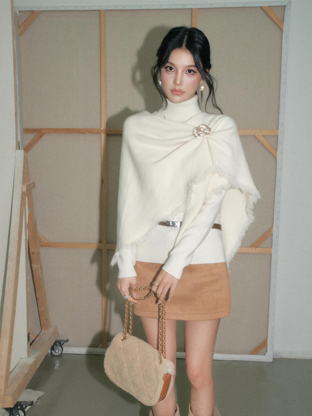 [OLIVIA DUO] Rose Brooch Cape + Turtle Neck Knit Two Piece Set