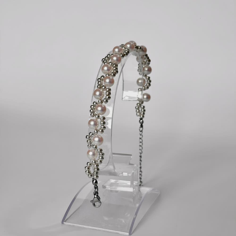 Pink pearl bracelet