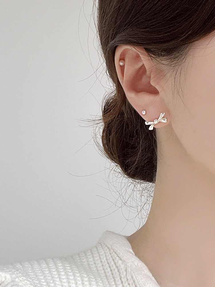 [*72시간할인적용] 925 silver jane ribbon pearl earring (2colors)