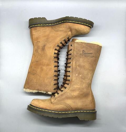 DR MARTENS 1B71 UK5(240)