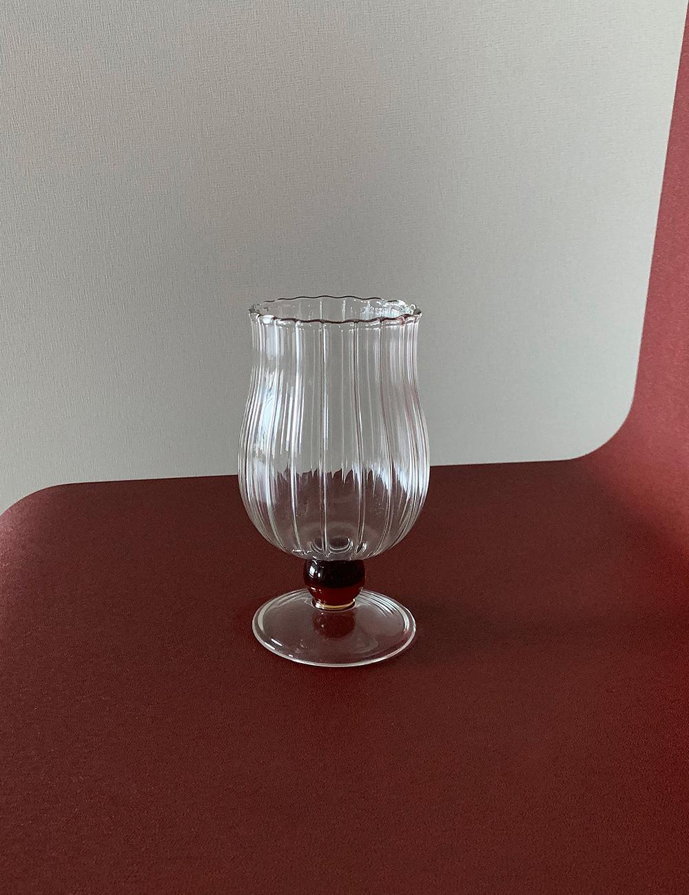 pleated goblet