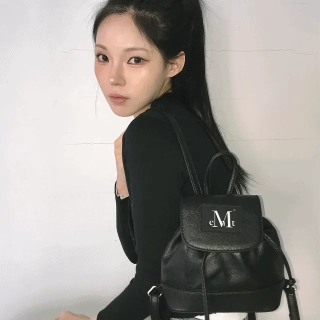 레노 크랙 라운드 미니 백팩 남녀공용