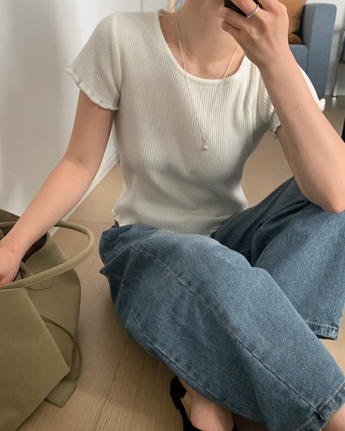 Lily frill t