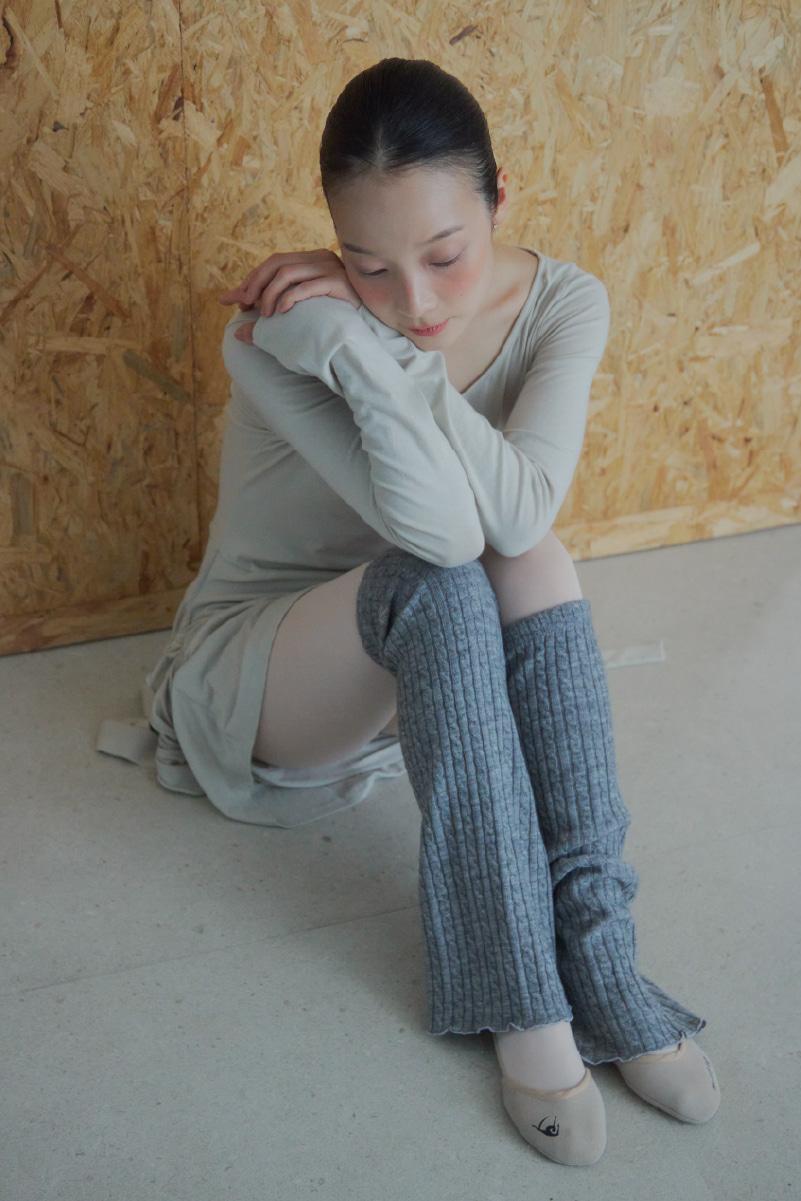 Twist Knit Legwarmers _ Charcoal grey