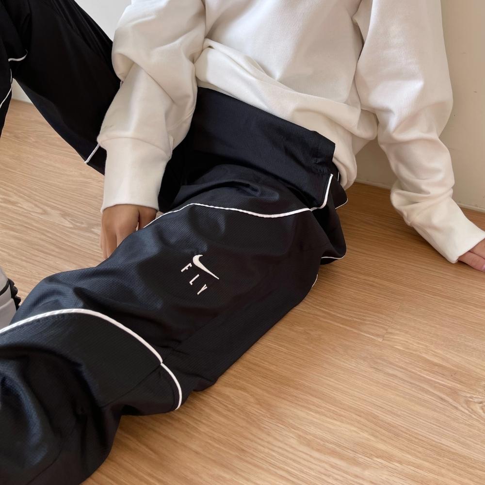 나이키 여성 스우시 플라이 팬츠 CZ3953-010