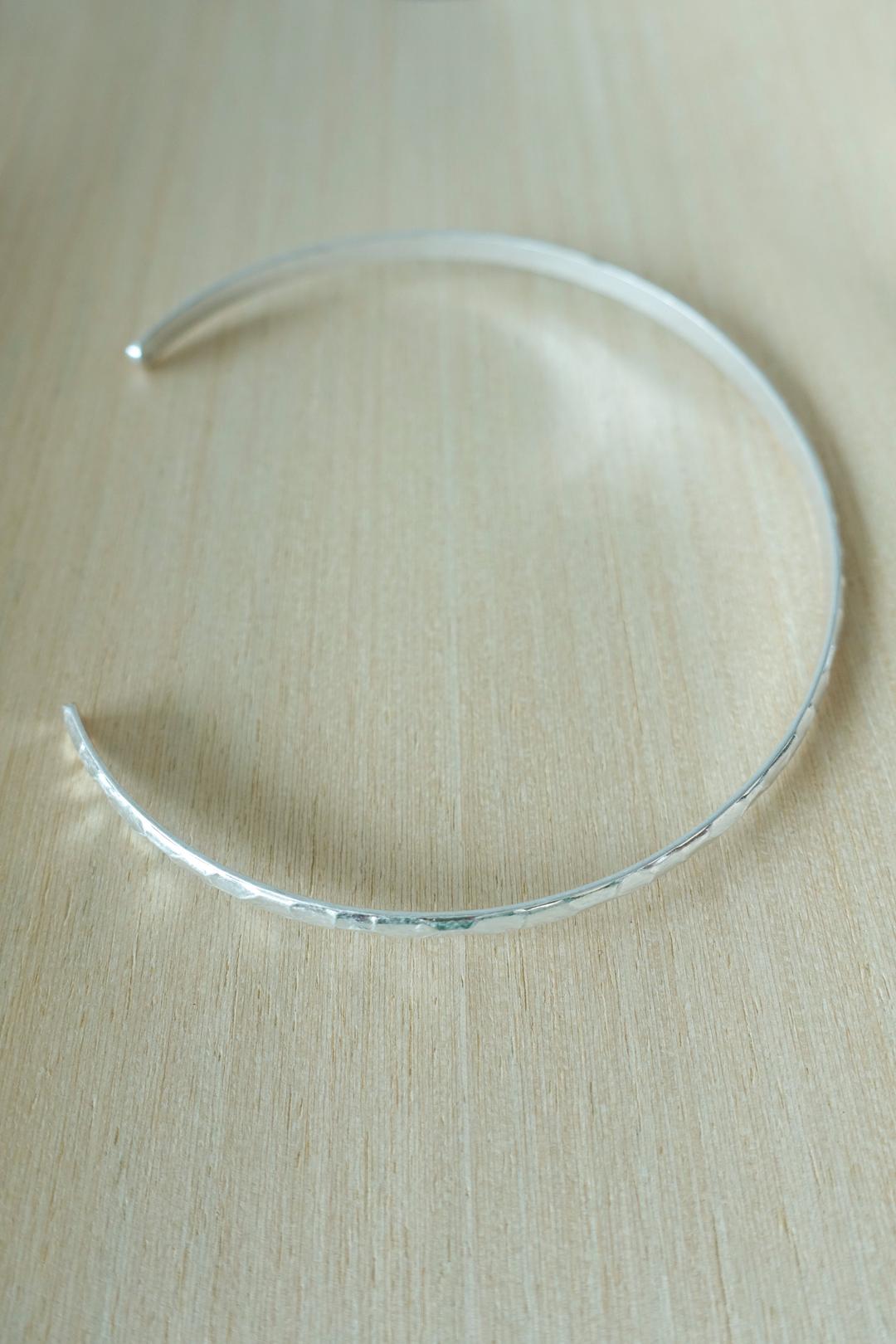 hive wire choker