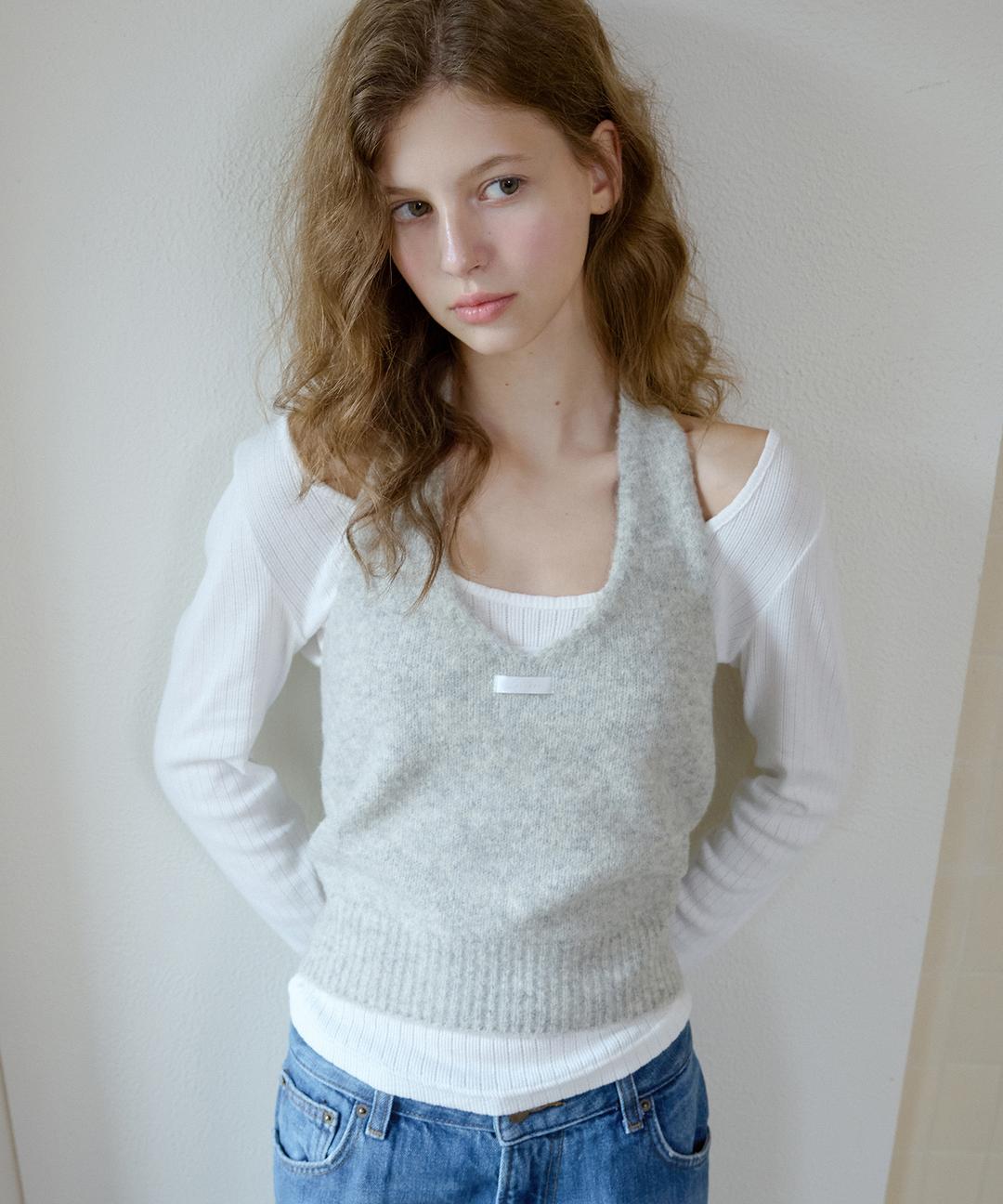 레터프롬문 [직잭단독][홀터넥니트💕] 레터즈 헤어리 뷔스티에 울 니트 ( 3 colors )