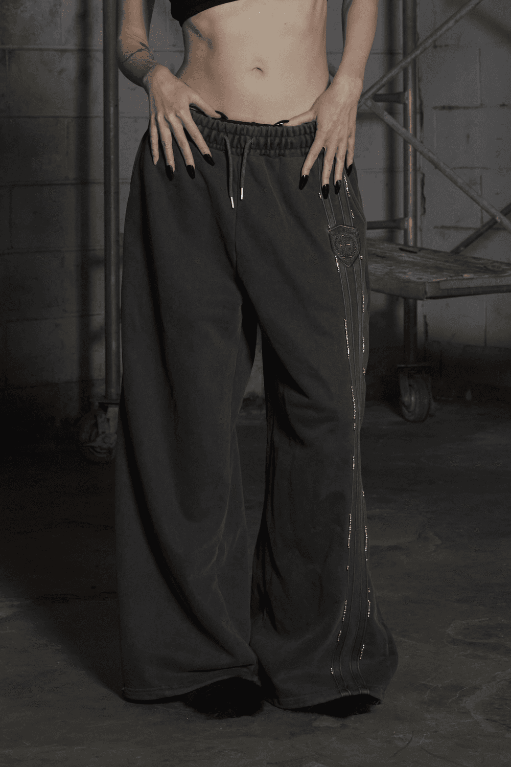 [UNISEX]BIZ TRACK PANTS CHARCOAL
