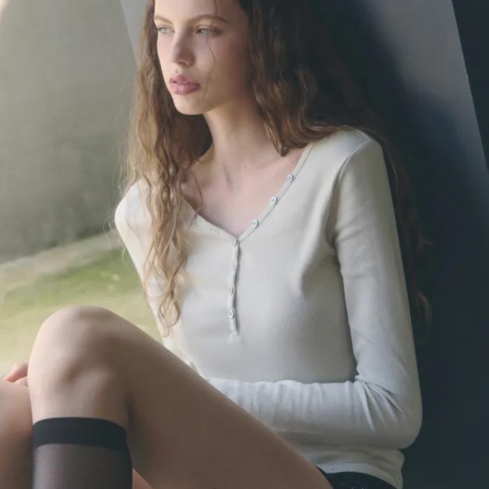 버튼업 리브드 브이넥 롱슬리브 [BEIGE]