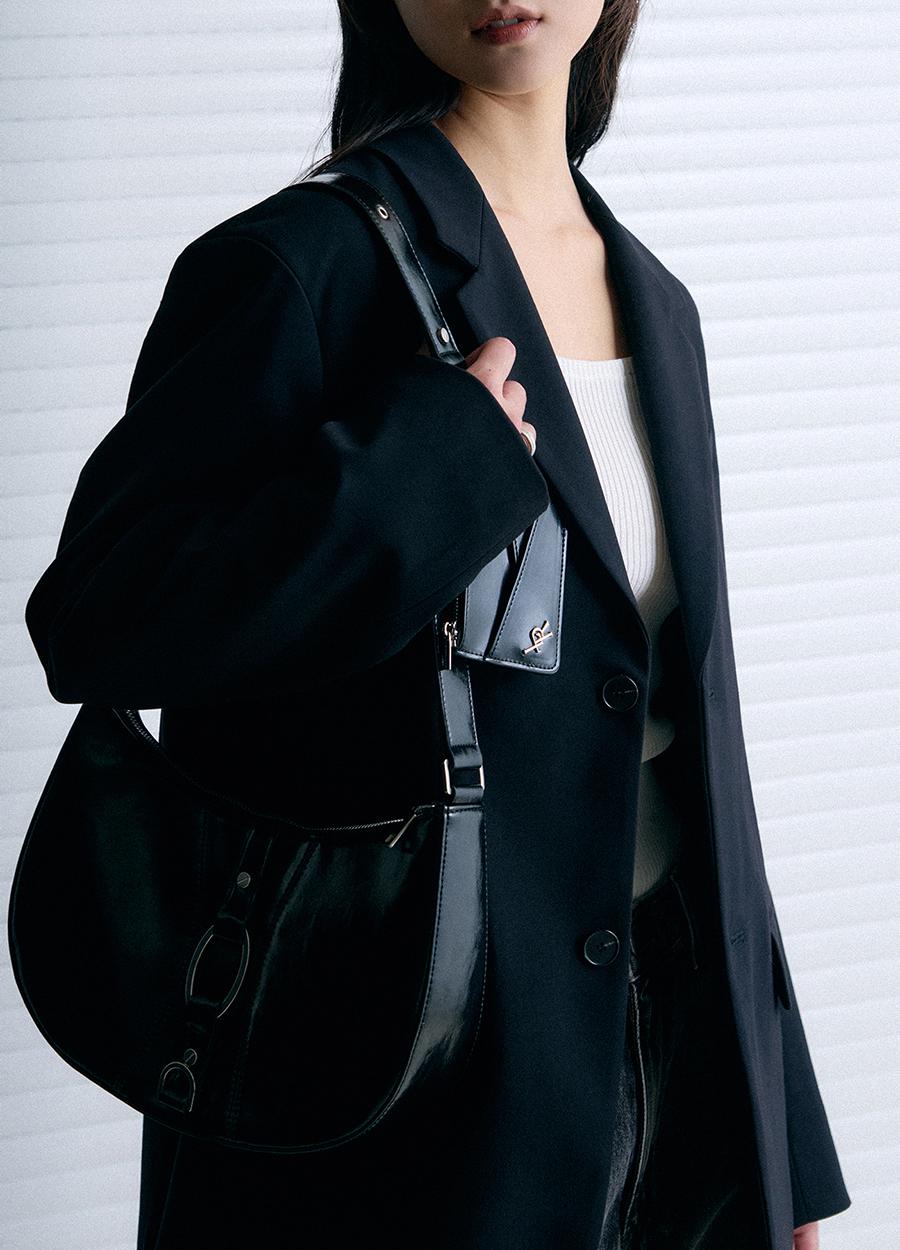 Crack Effect Halfmoon Shoulder Cross-Bag [BLACK]