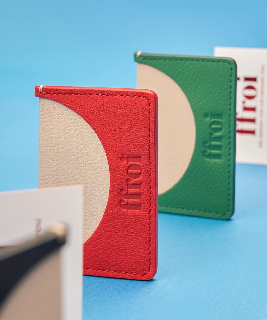 demi card holder