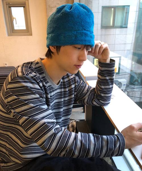 브이넥 스트라이프 롱 슬리브 : 2컬러