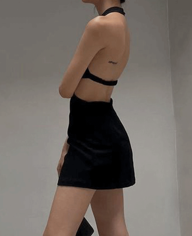 [여름원피스/데이트룩] 홀터넥 허리트임 섹시 미니원피스 반전 뒷트임 섹시원피스 A라인 블랙원피스 미니드레스 파티룩 클럽룩 (10+일 소요)