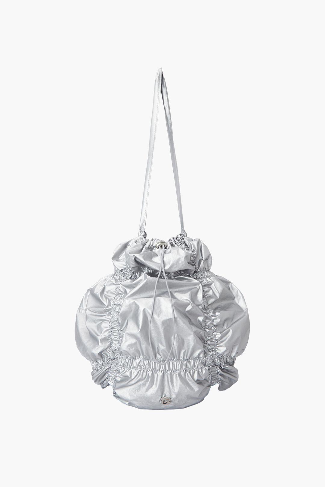 [EXCLUSIVE] SILVER CRINKLE BAG -  GREY