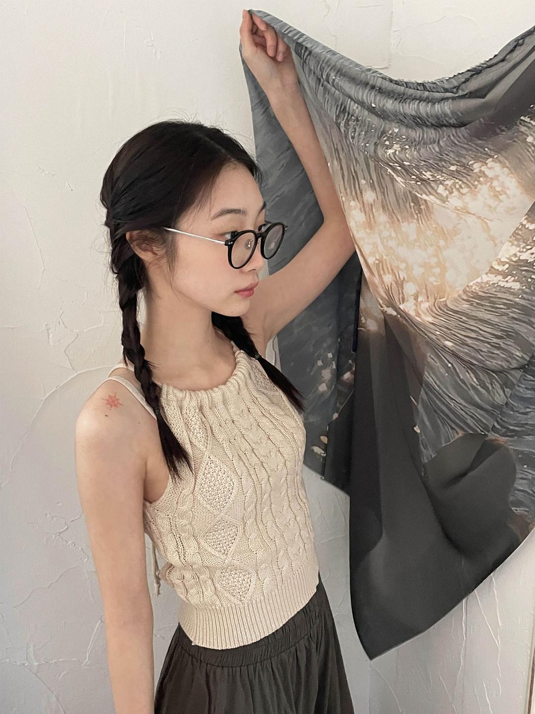 mona halter sleeveless
