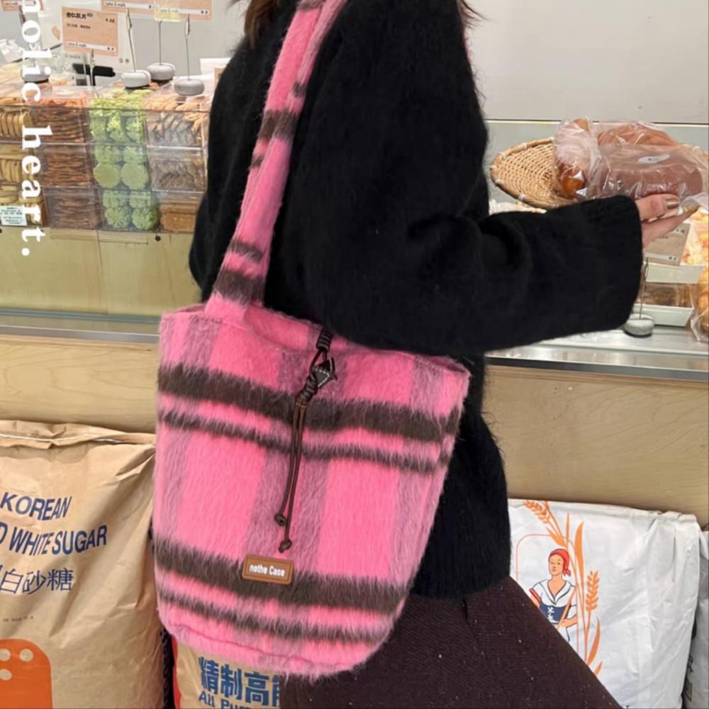 핑크 체크 퍼백 아이패드 털가방