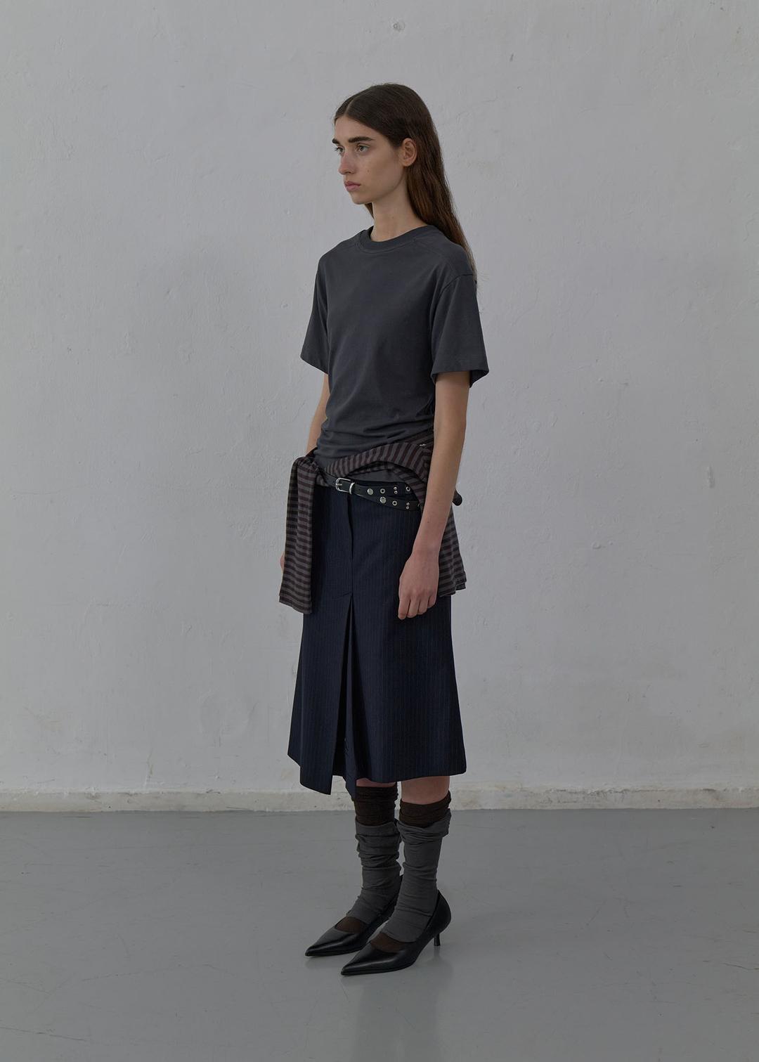 BACK CUT-OUT T-SHIRT (CHARCOAL)