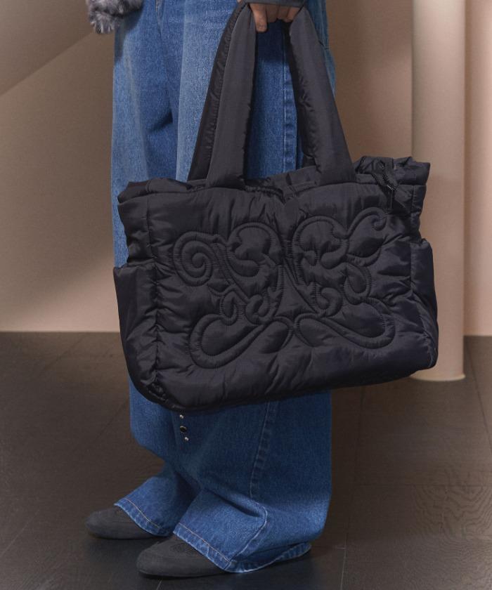 CUDDLE PADDED SHOULDER BAG (BLACK)_F24ZE913
