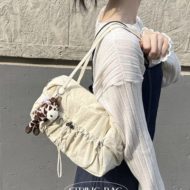 ✨가을코디/y2k/발레코어룩✨어반 데일리 나일론 바스락 스트링 셔링 스퀘어 숄더백