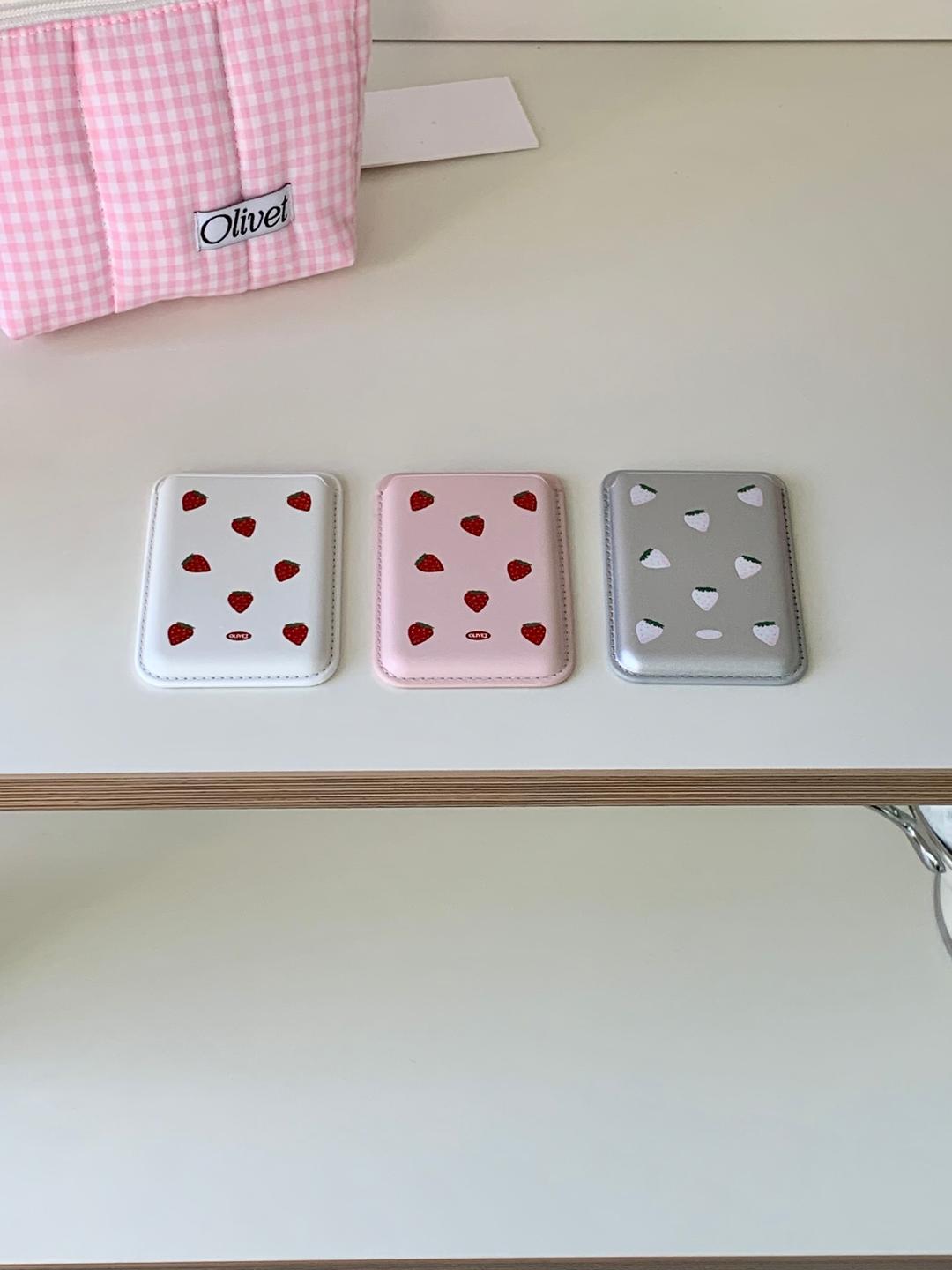 strawberries pattern magsafe wallet