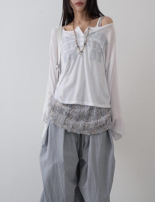 out loos neck button tee