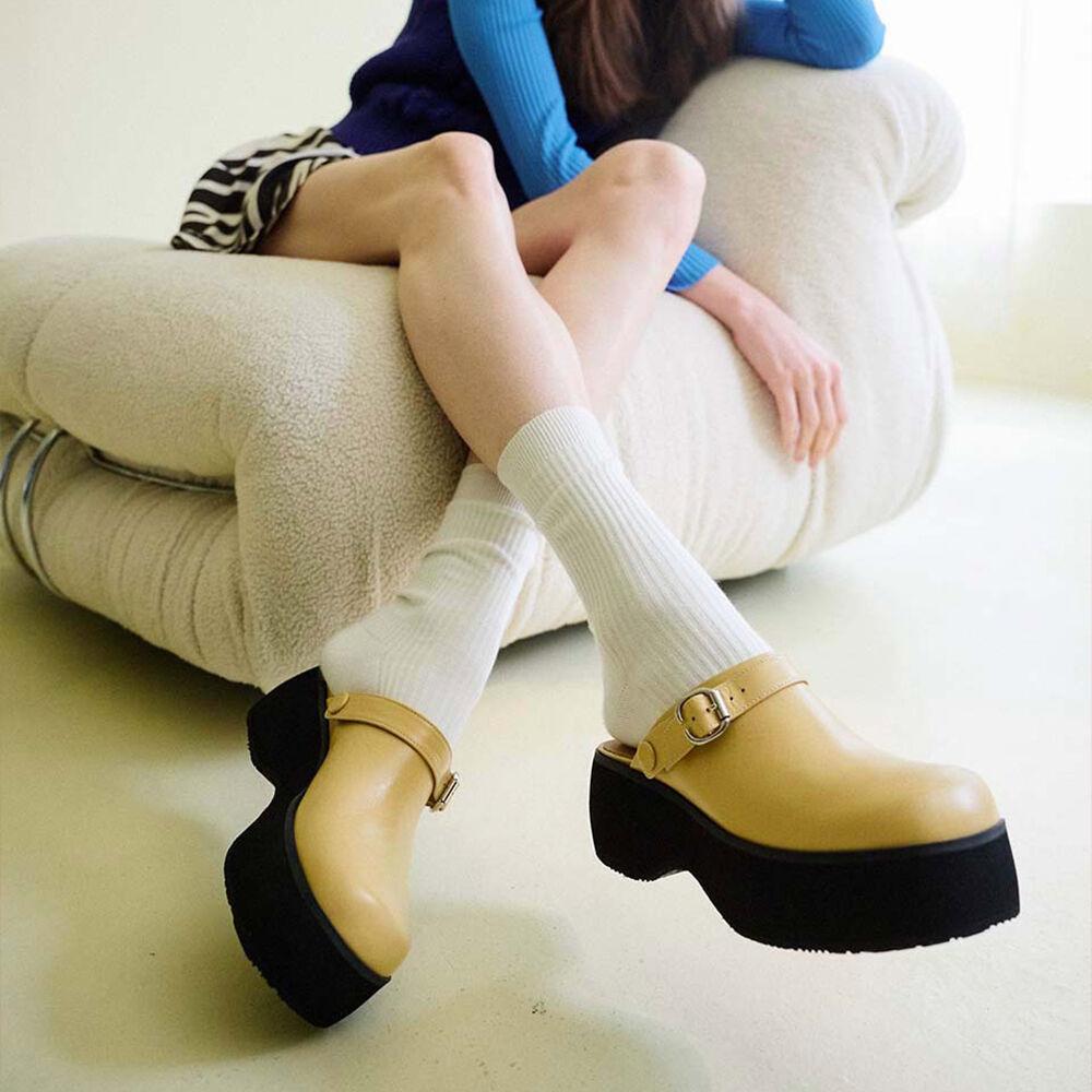 IS_221325 2WAY Buckle Clog_Butter