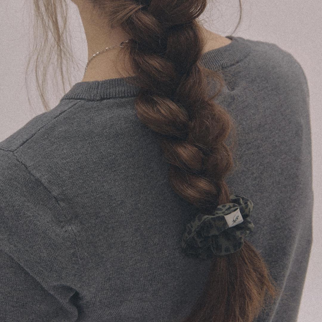 leopard scrunchie mini-khaki